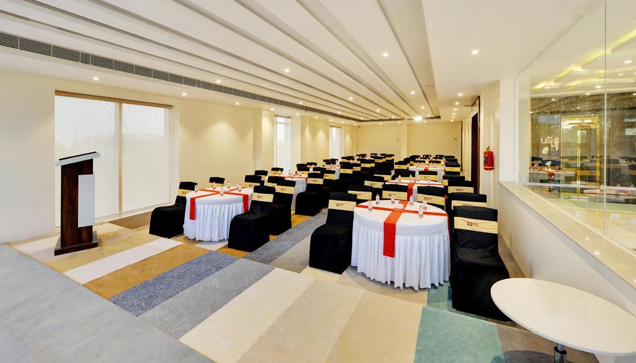 Mastiff Select Gulbarga Hotel Гулбарга Экстерьер фото