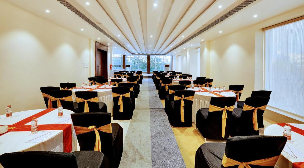 Mastiff Select Gulbarga Hotel Гулбарга Экстерьер фото