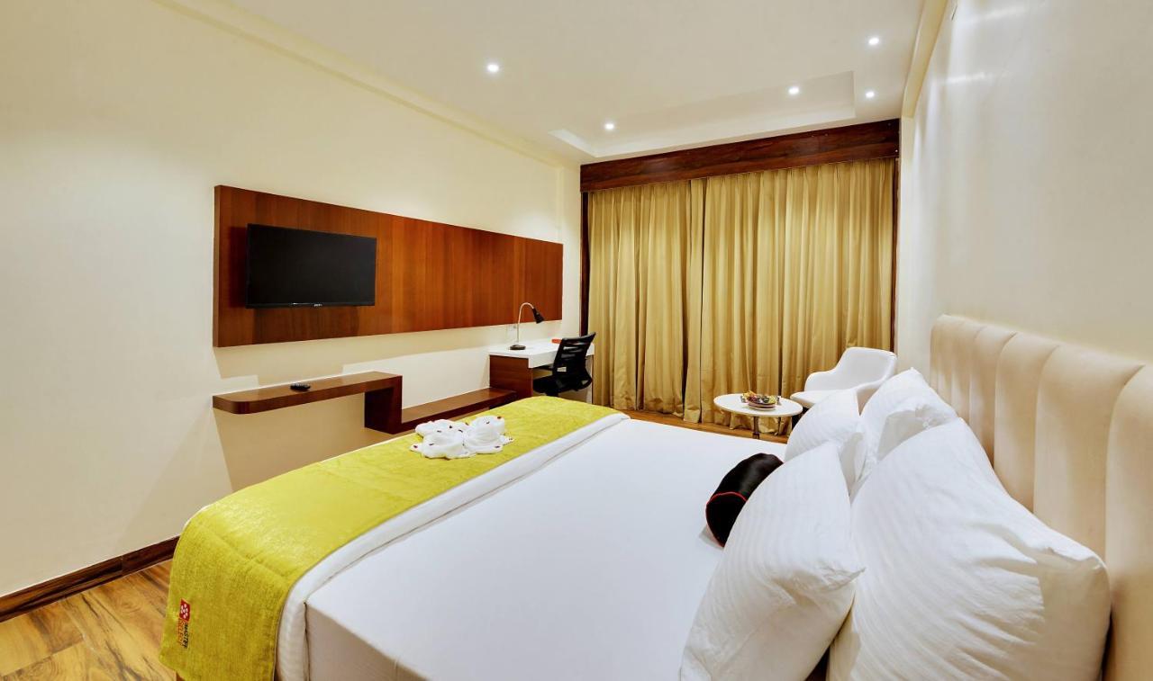 Mastiff Select Gulbarga Hotel Гулбарга Экстерьер фото
